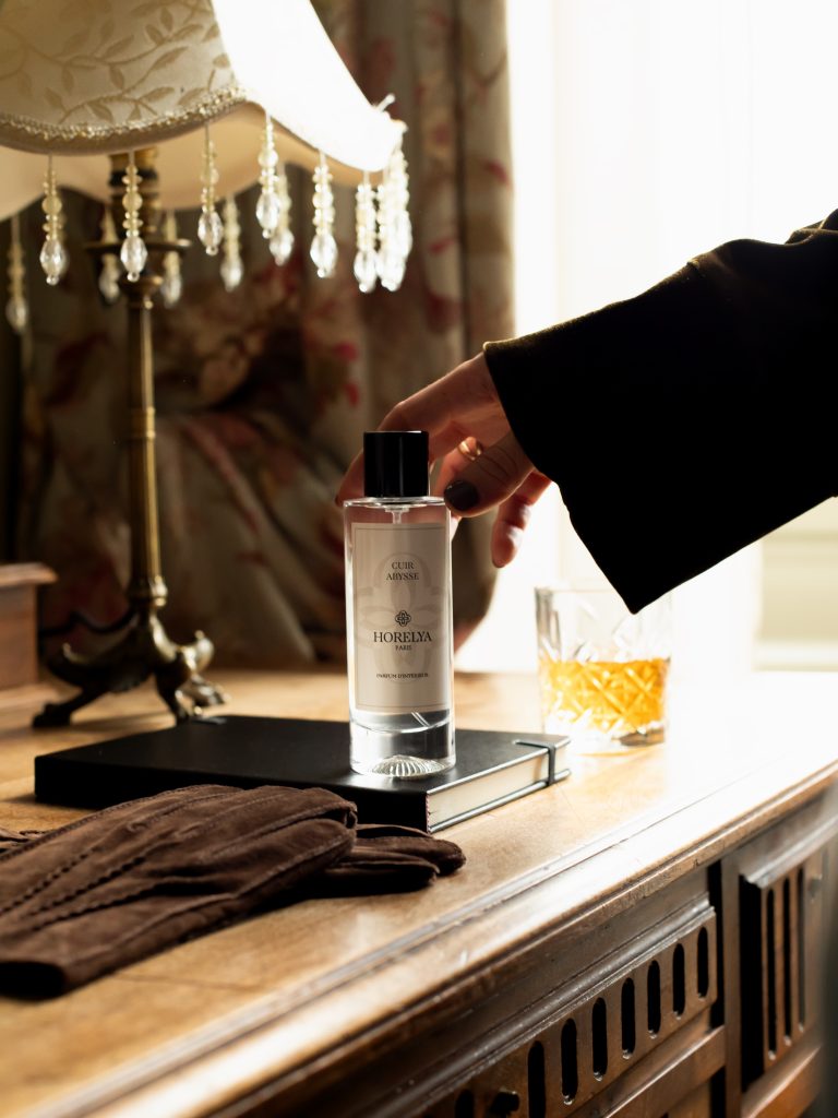 parfum cuir abysse